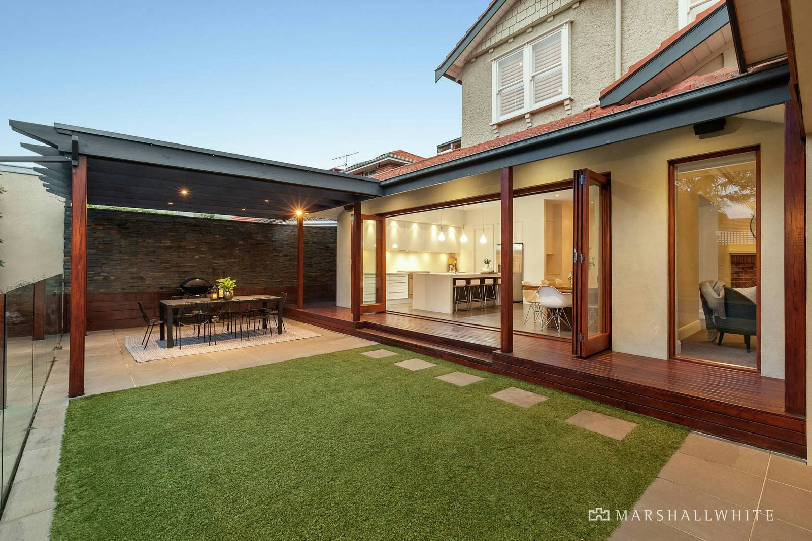 1 Heatherleigh Place, Malvern East, VIC