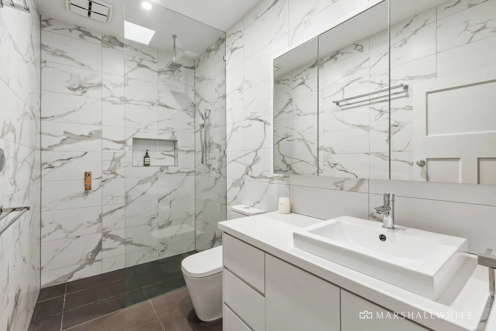 7 Henry Street, Windsor, VIC