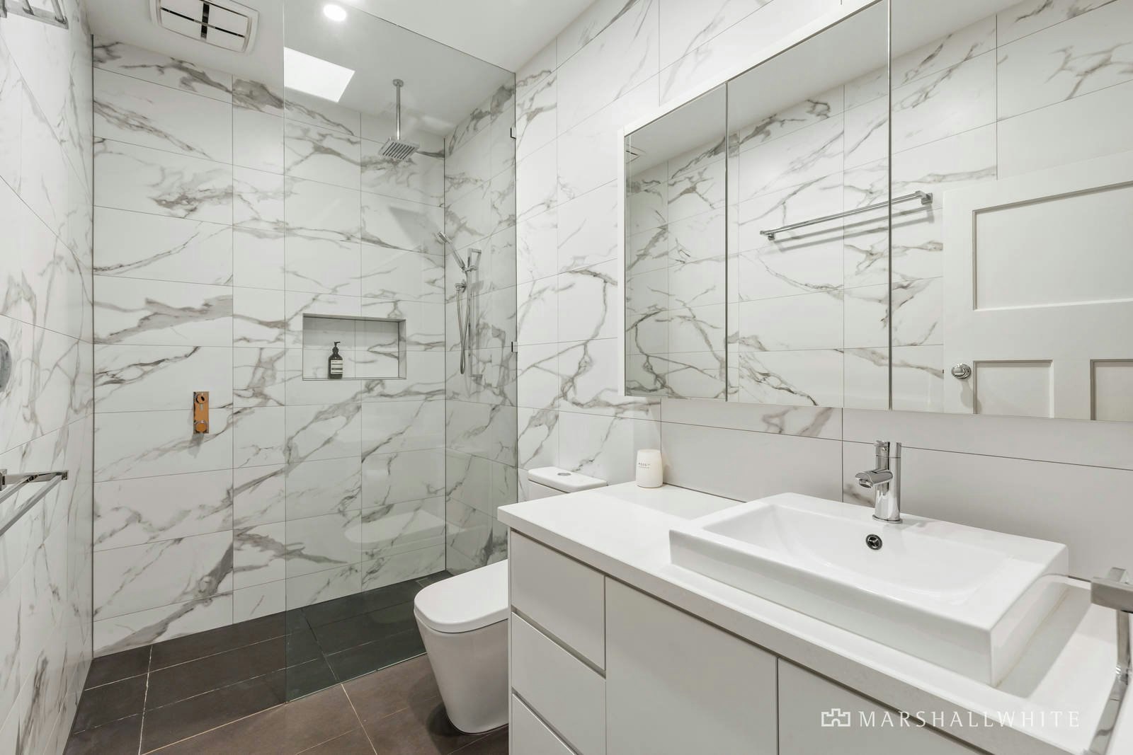 7 Henry Street, Windsor, VIC