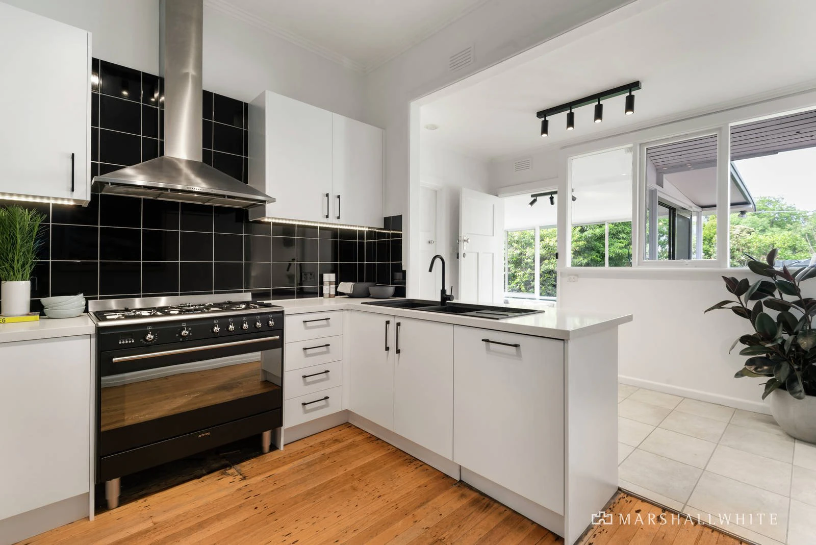 61 Albion Road, Ashburton, VIC