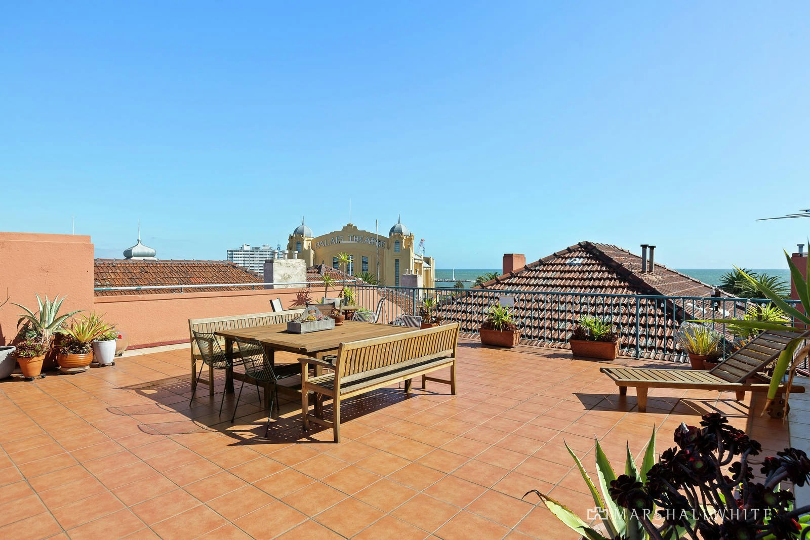 2/23 The Esplanade, St Kilda, VIC