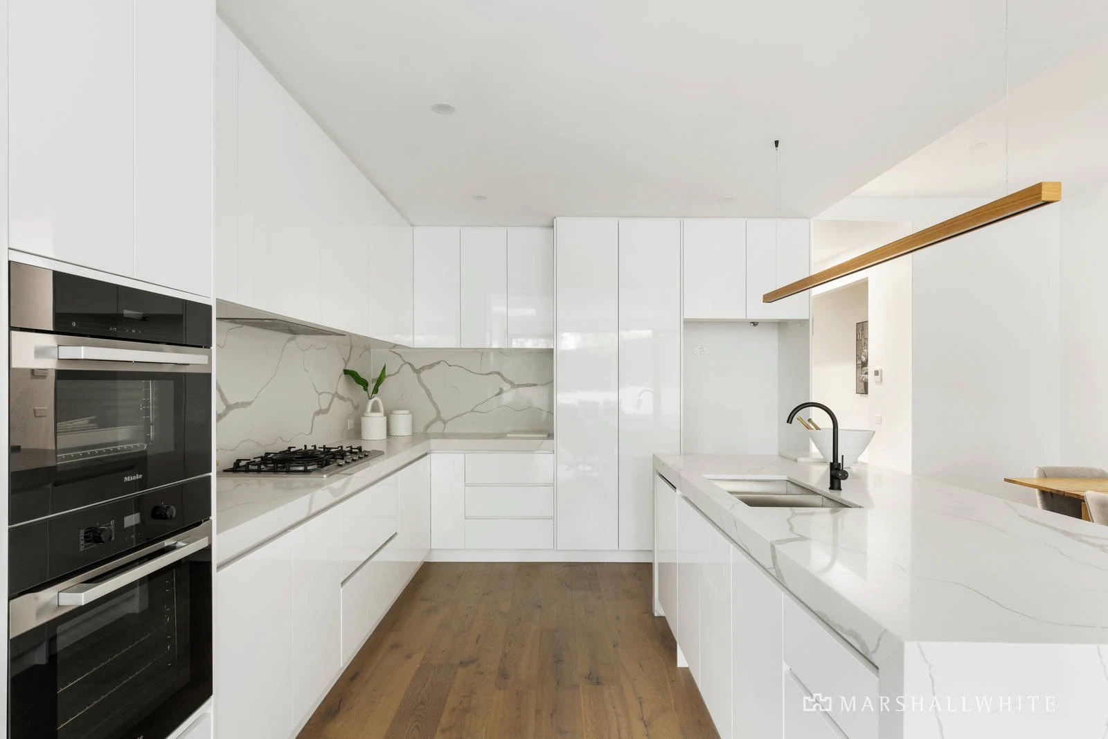 8 Sherwood Road, Surrey Hills, VIC