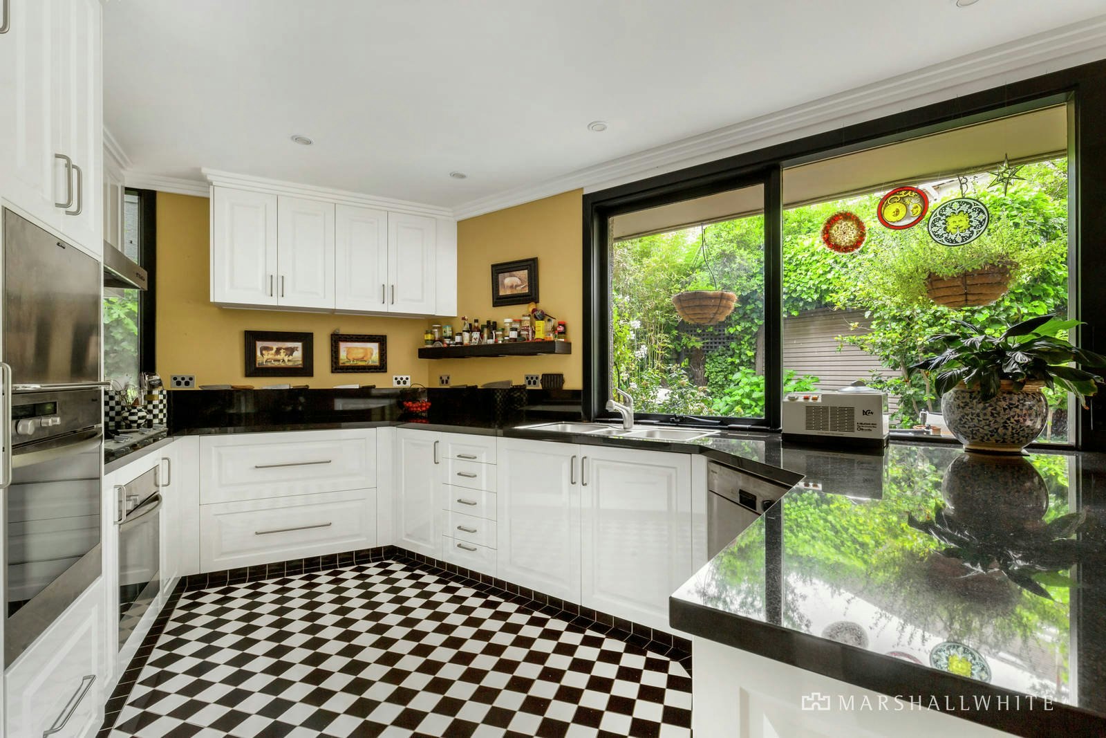 73 Ormond Esplanade, Elwood, VIC