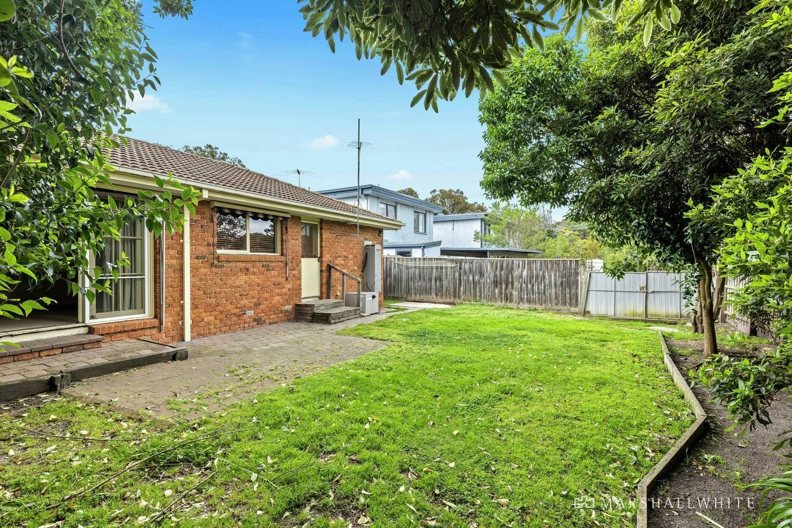 2/5 Betty Avenue, Mount Eliza, VIC