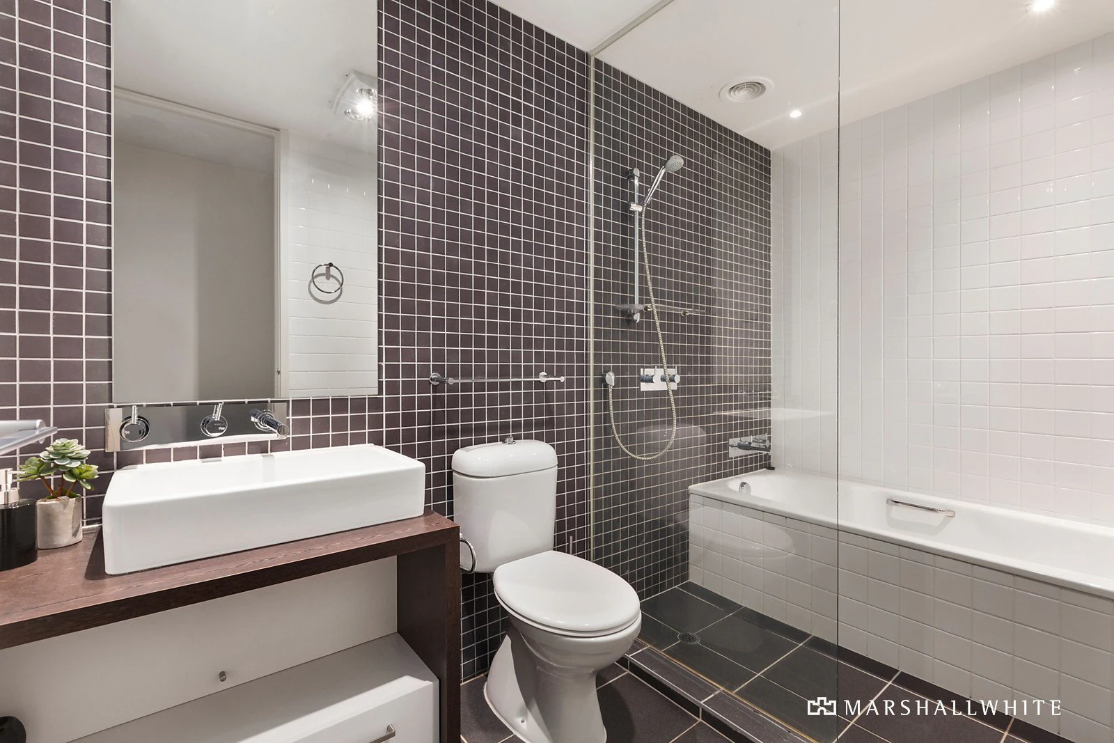 1/182 Albert Road, South Melbourne, VIC