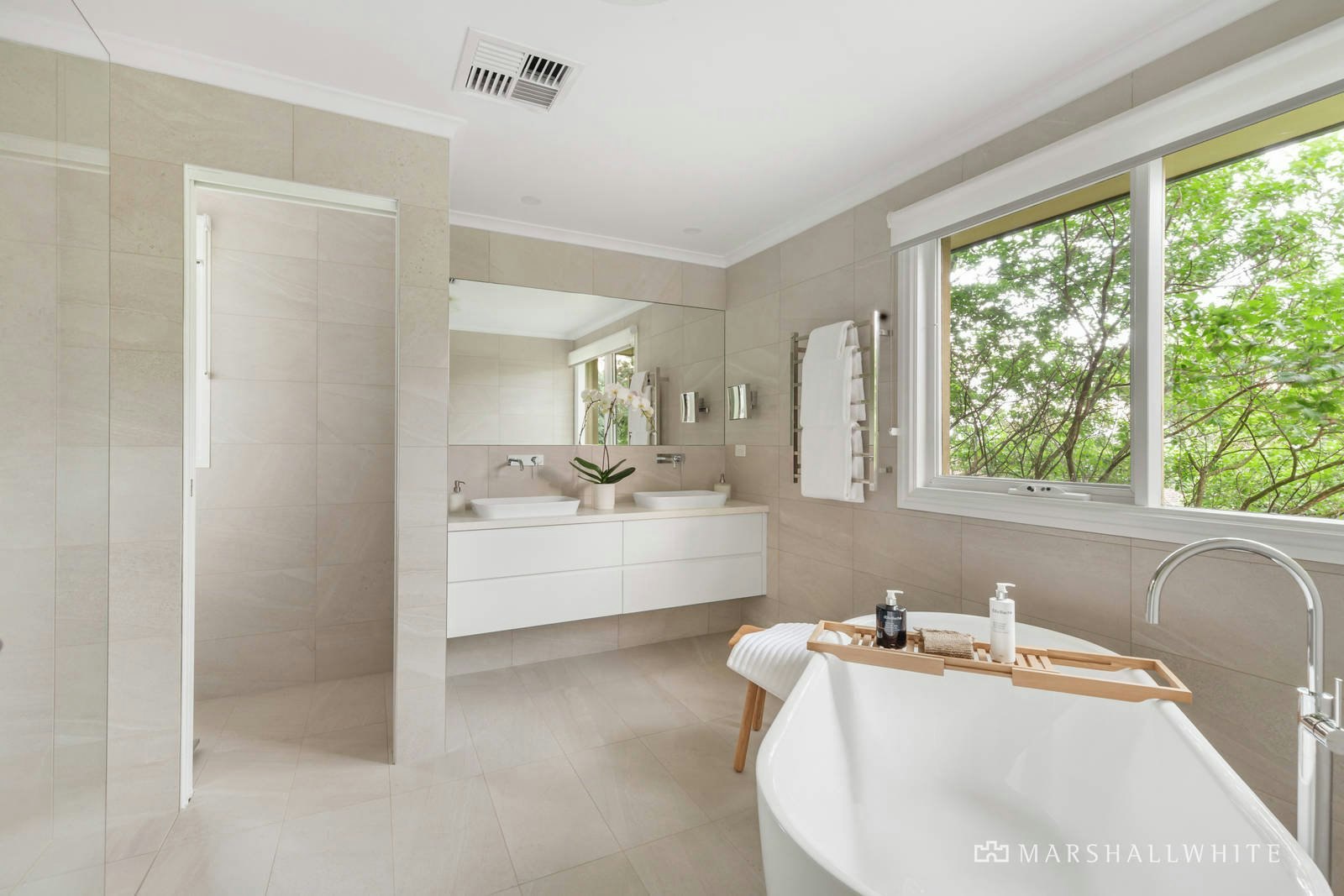 6 Malvern Road, Mont Albert, VIC