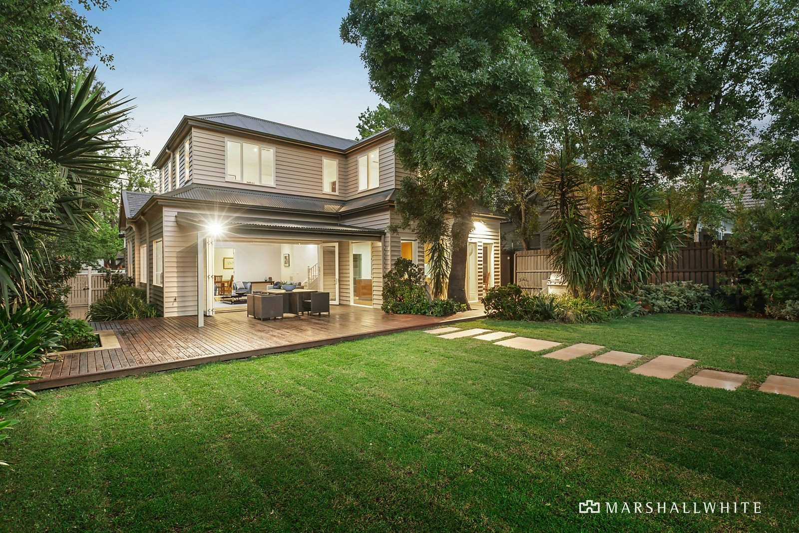 8 Rowell Avenue, Camberwell, VIC