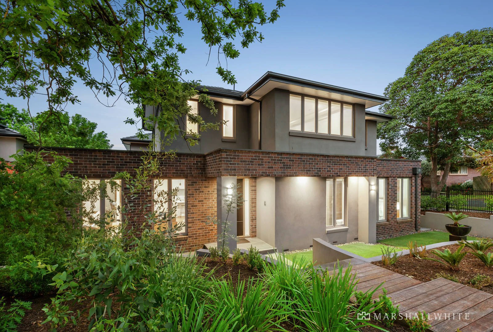 139 Woodhouse Grove, Box Hill North, VIC