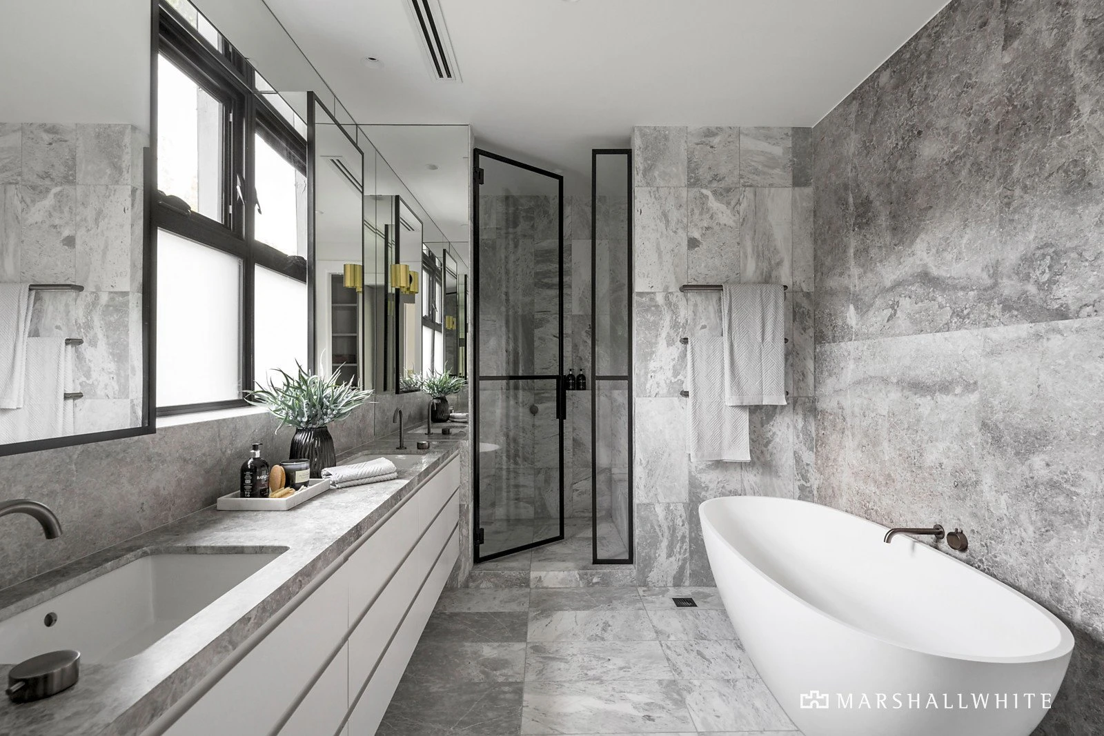 Penthouse, 1 Huntingtower Road, Armadale, VIC