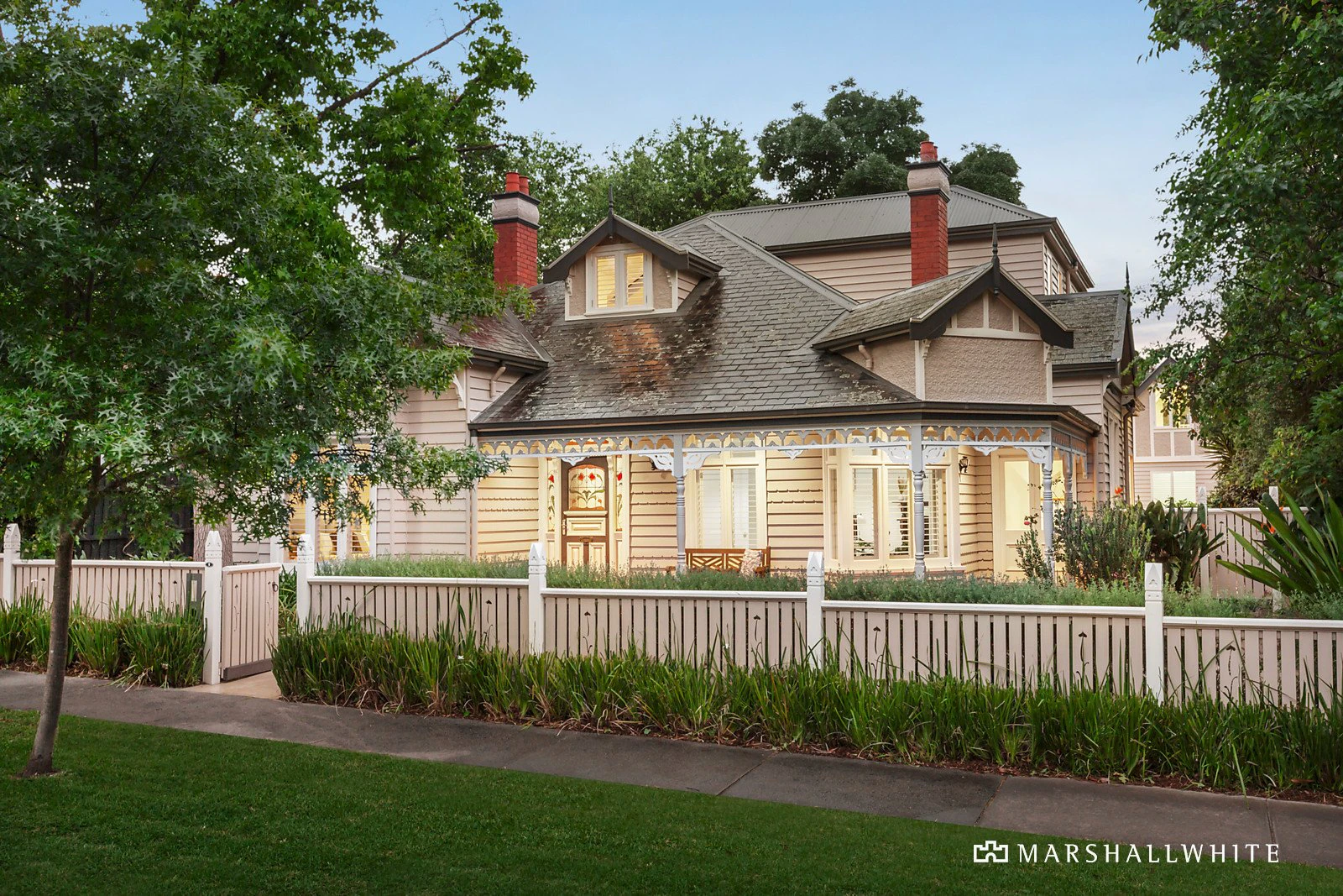 8 Rowell Avenue, Camberwell, VIC