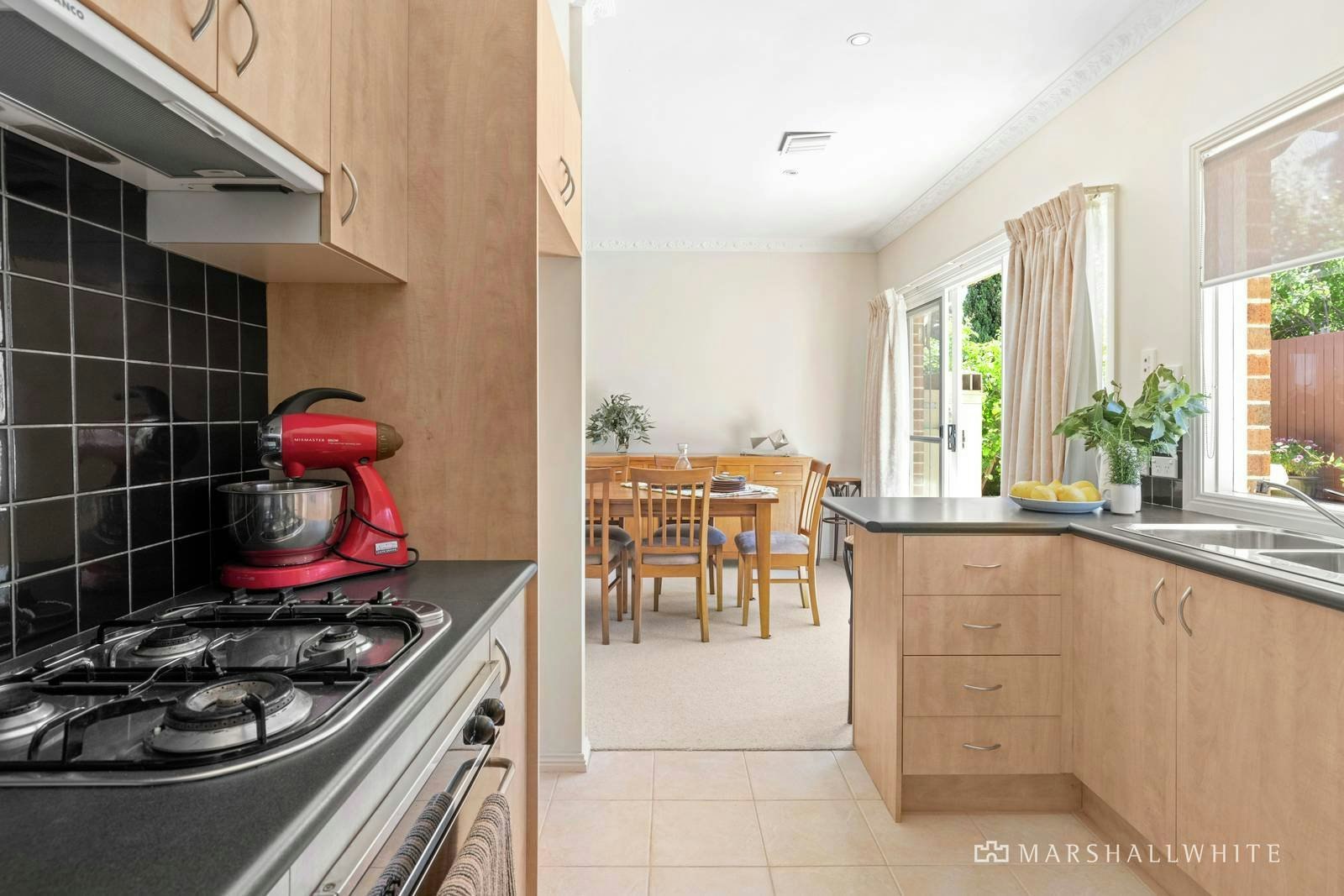 4/7 Lucerne Avenue, Mornington, VIC