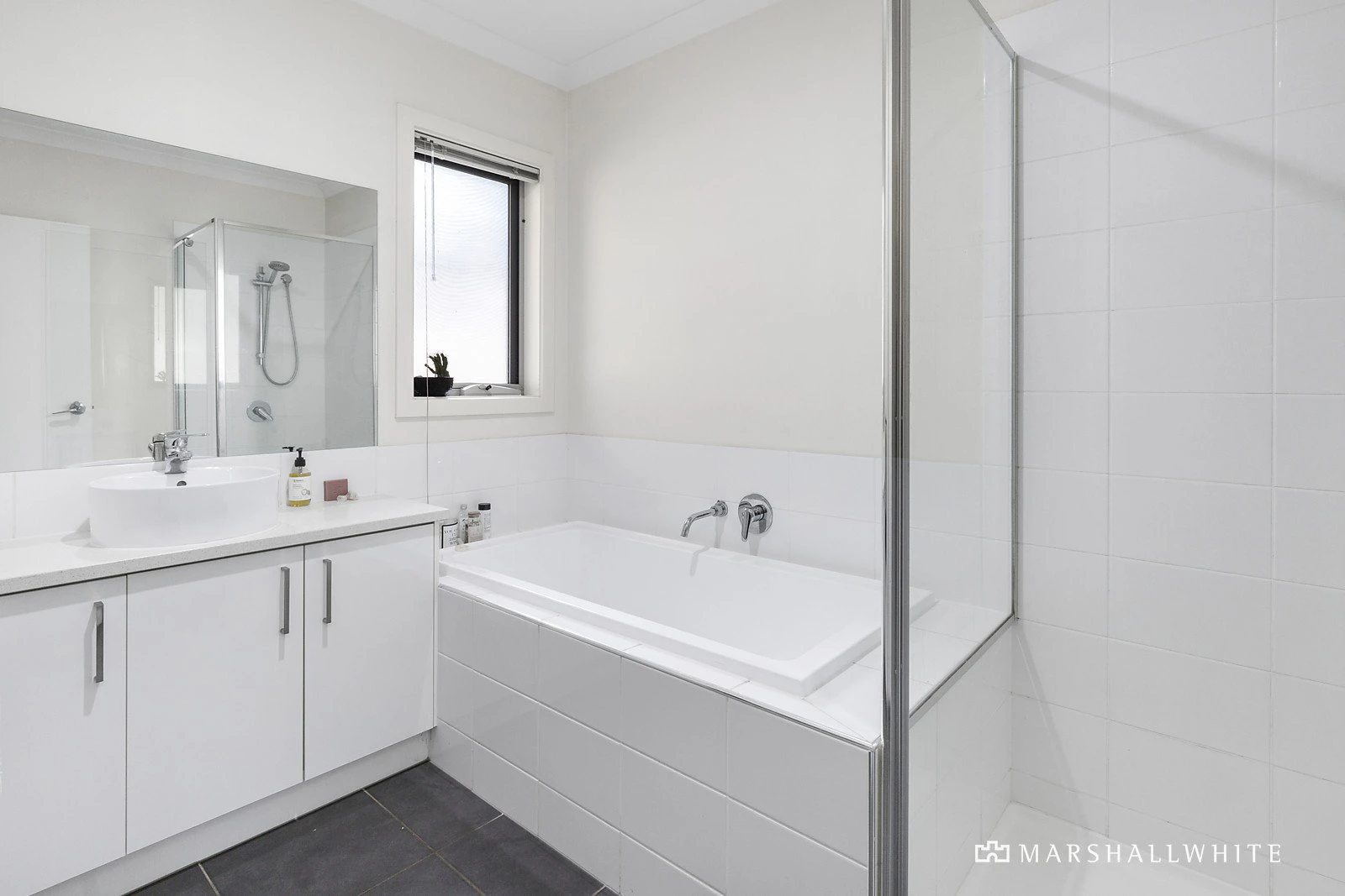 2/18 George Street, Safety Beach, VIC
