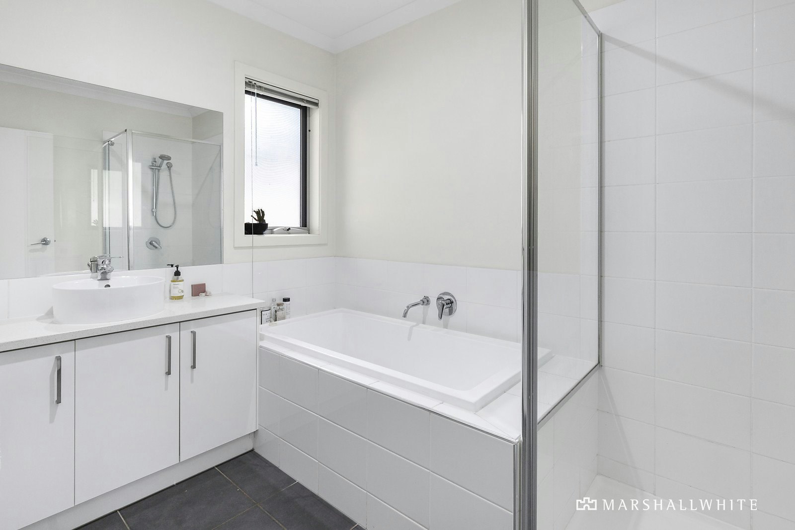 2/18 George Street, Safety Beach, VIC