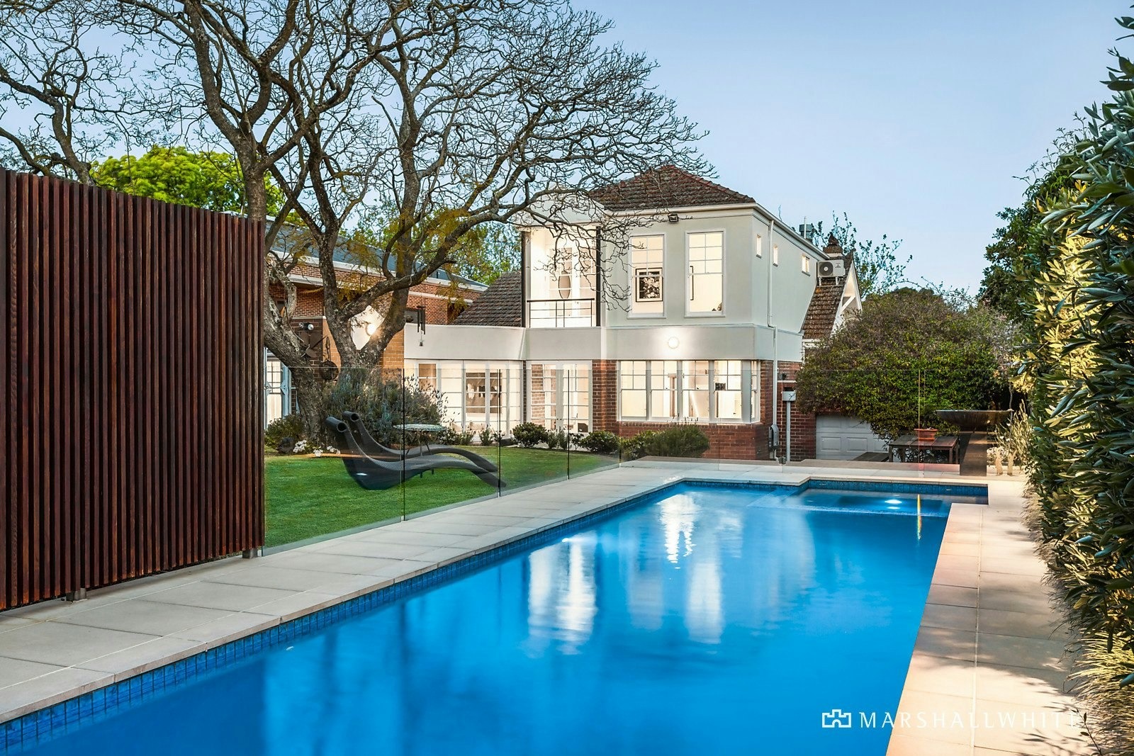 17 Rochester Road, Canterbury, VIC