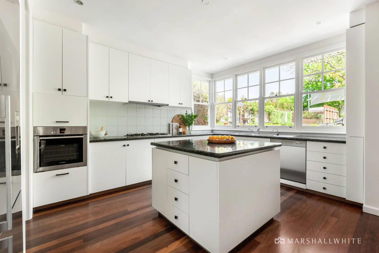 17 Rochester Road, Canterbury, VIC