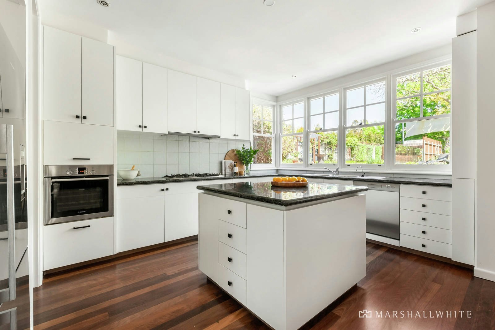 17 Rochester Road, Canterbury, VIC