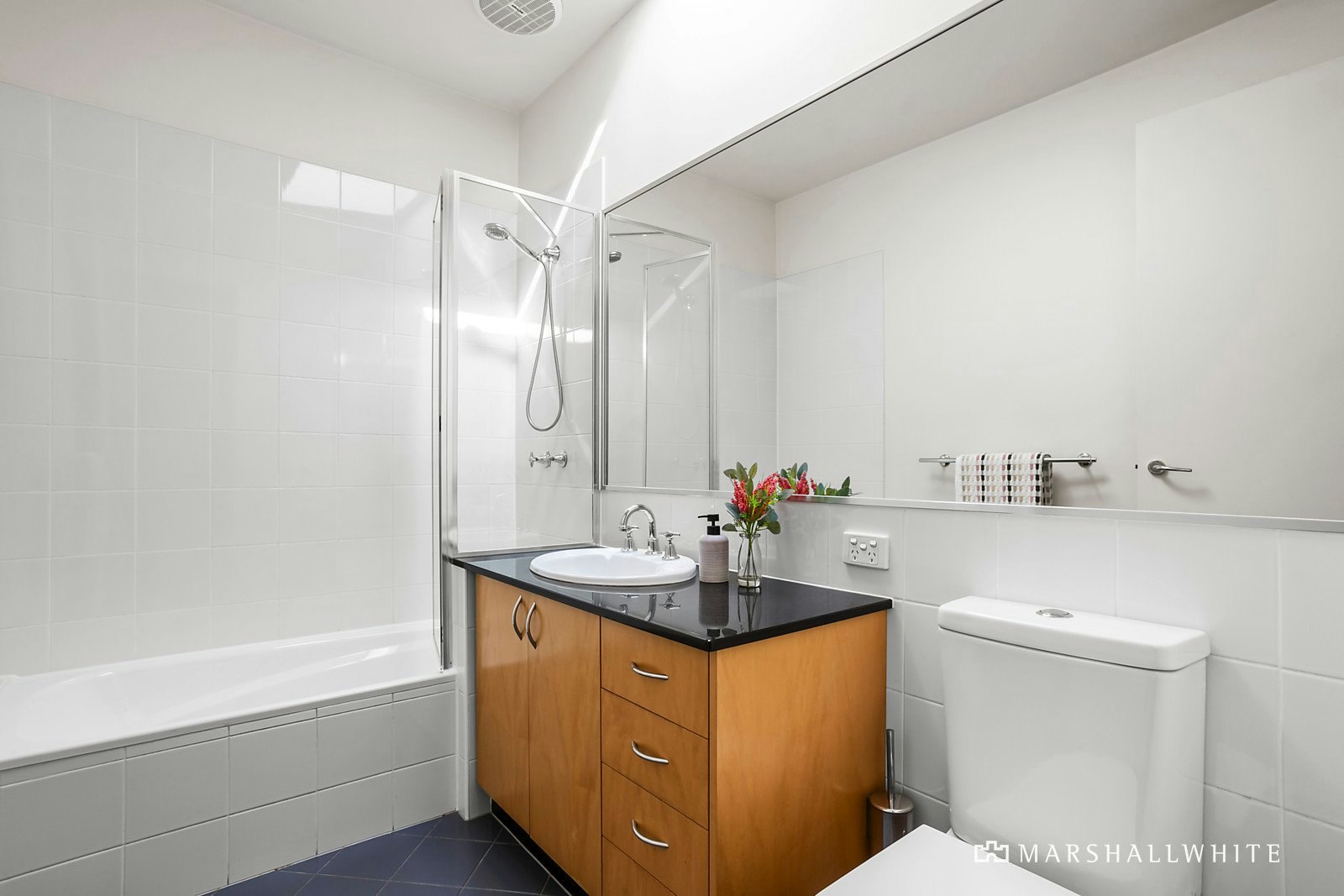 57 Esplanade West, Port Melbourne, VIC