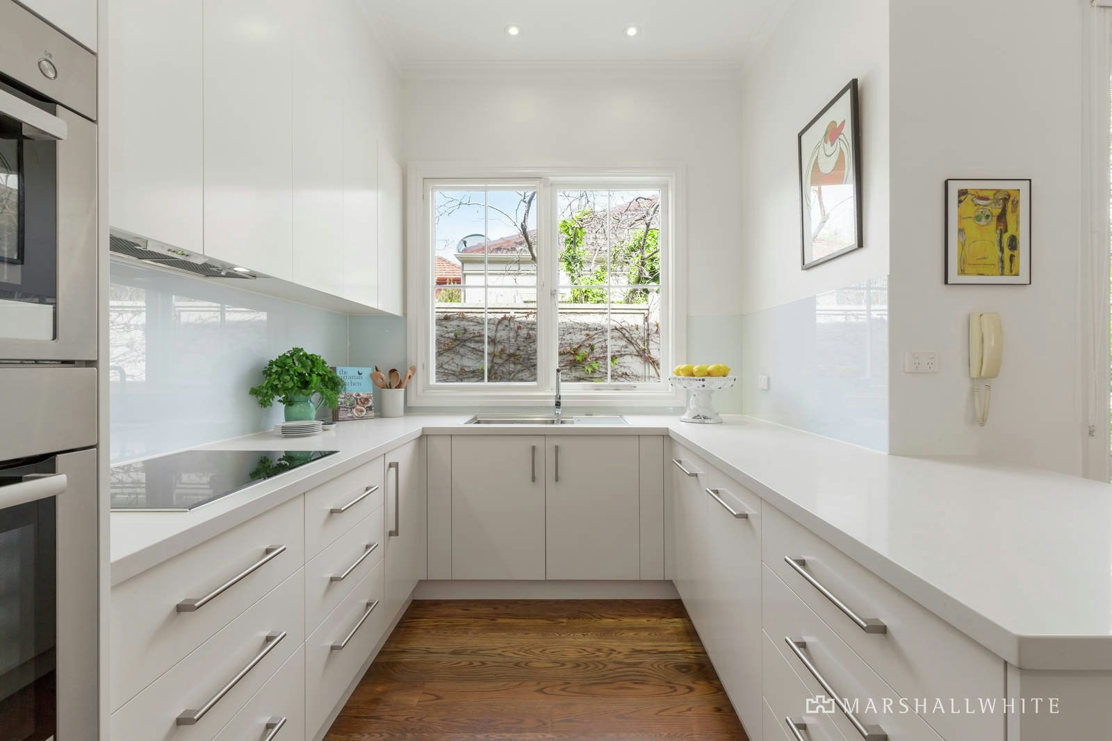 2/14 Devorgilla Avenue, Toorak, VIC