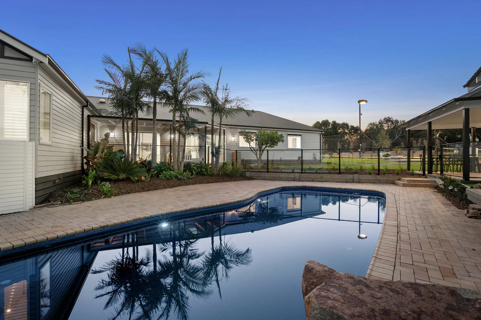4 Bailey Place, Mornington, VIC