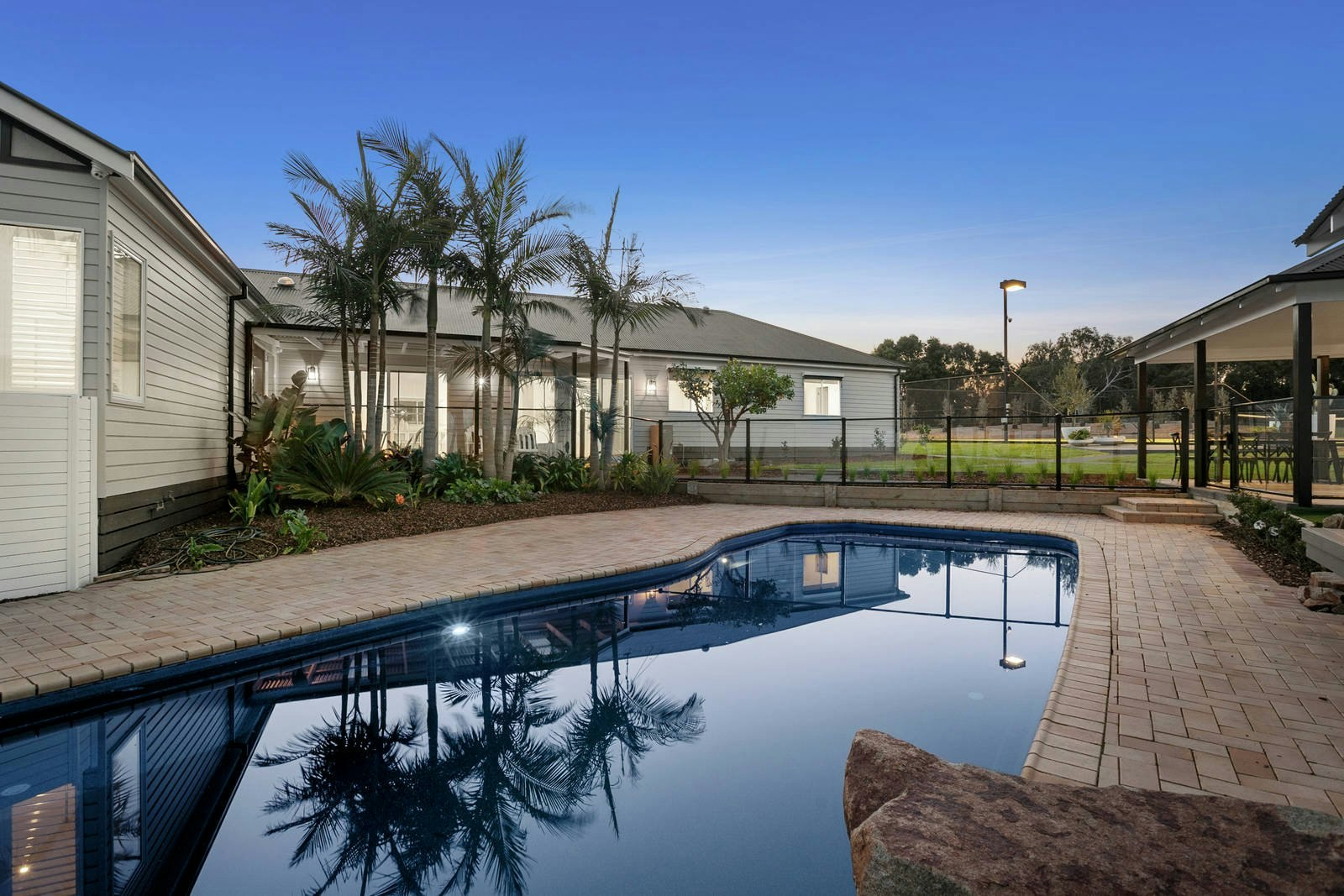 4 Bailey Place, Mornington, VIC