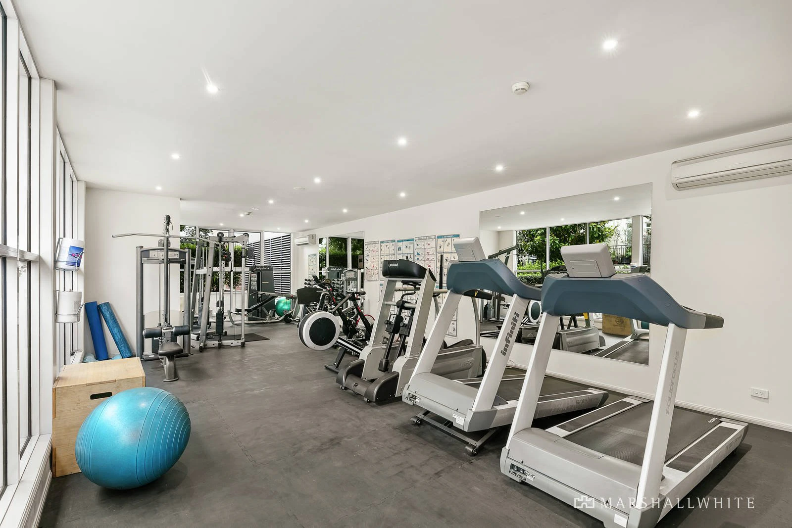 11/2 Seisman Place, Port Melbourne, VIC