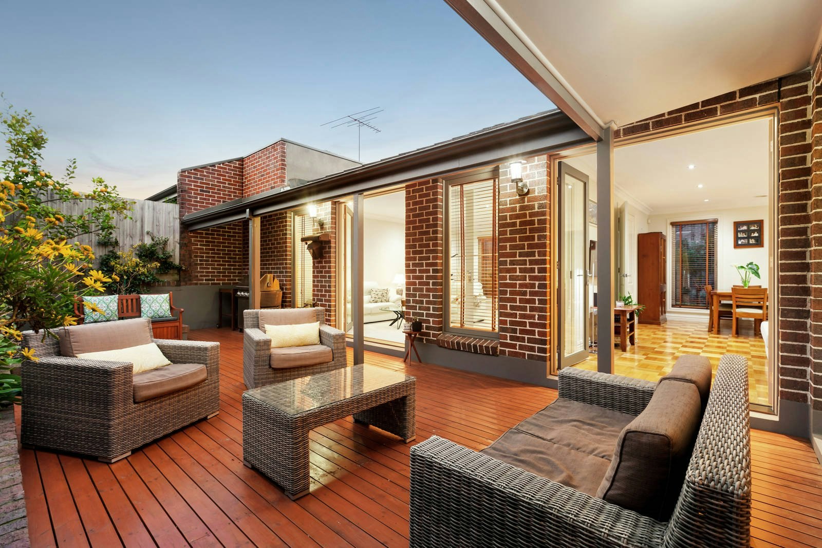 2/8 Tyne Street, Camberwell, VIC