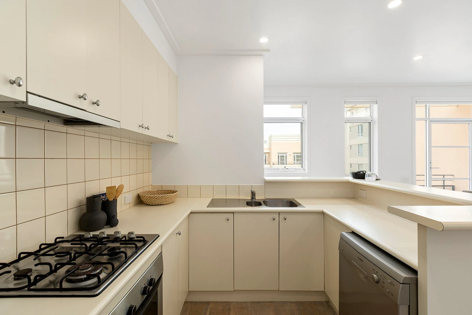 11/2 Seisman Place, Port Melbourne, VIC