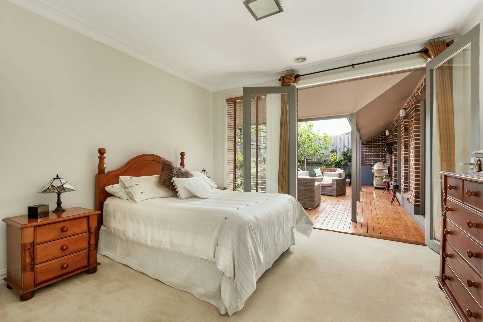 2/8 Tyne Street, Camberwell, VIC