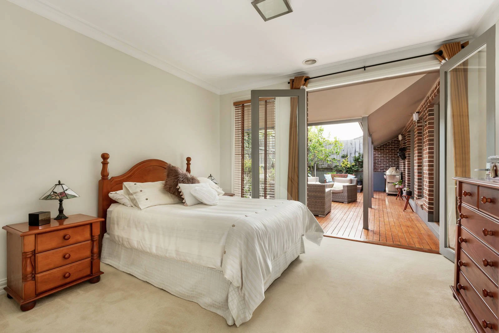 2/8 Tyne Street, Camberwell, VIC