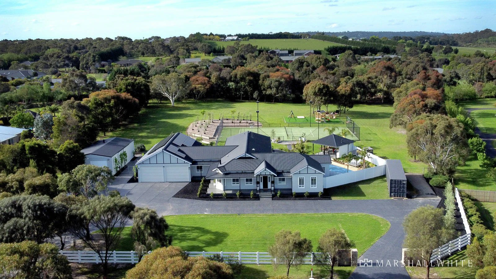4 Bailey Place, Mornington, VIC