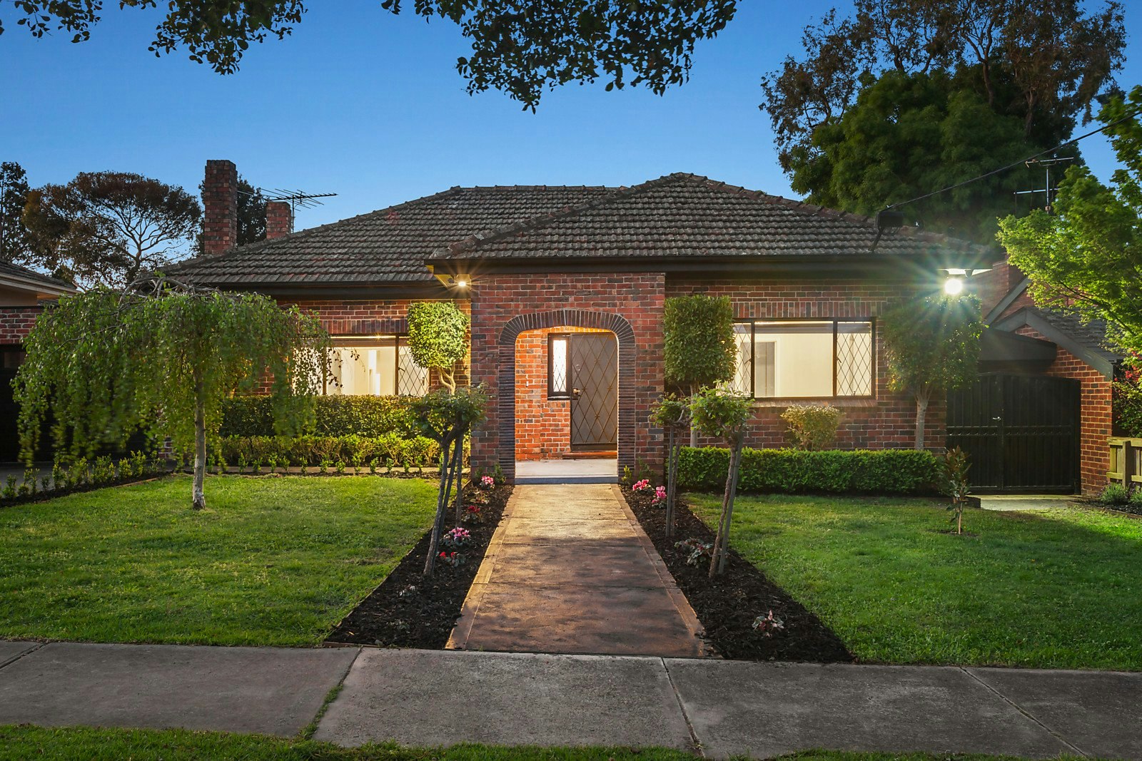 27 Inverness Way, Balwyn North, VIC
