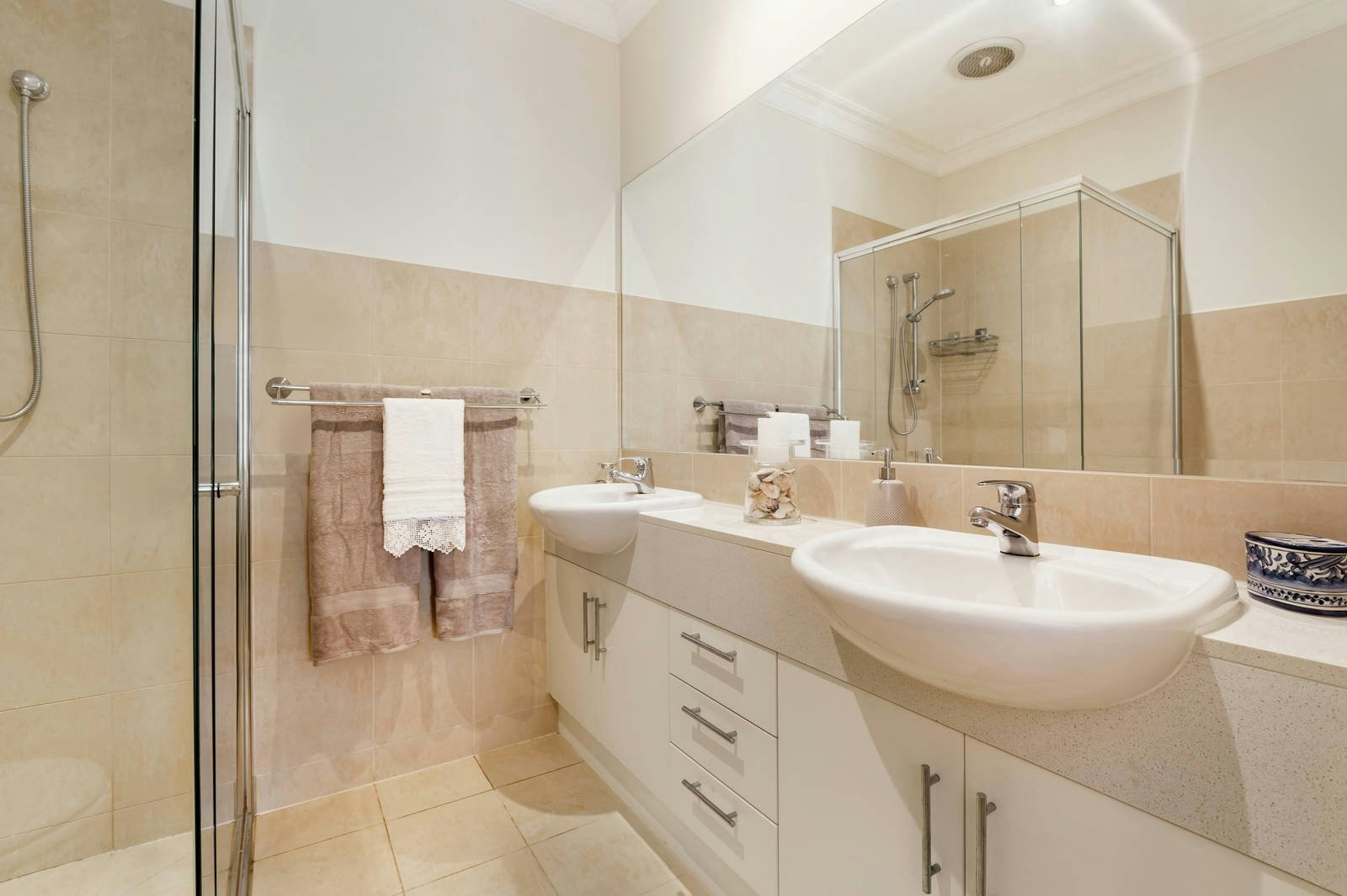 2/8 Tyne Street, Camberwell, VIC