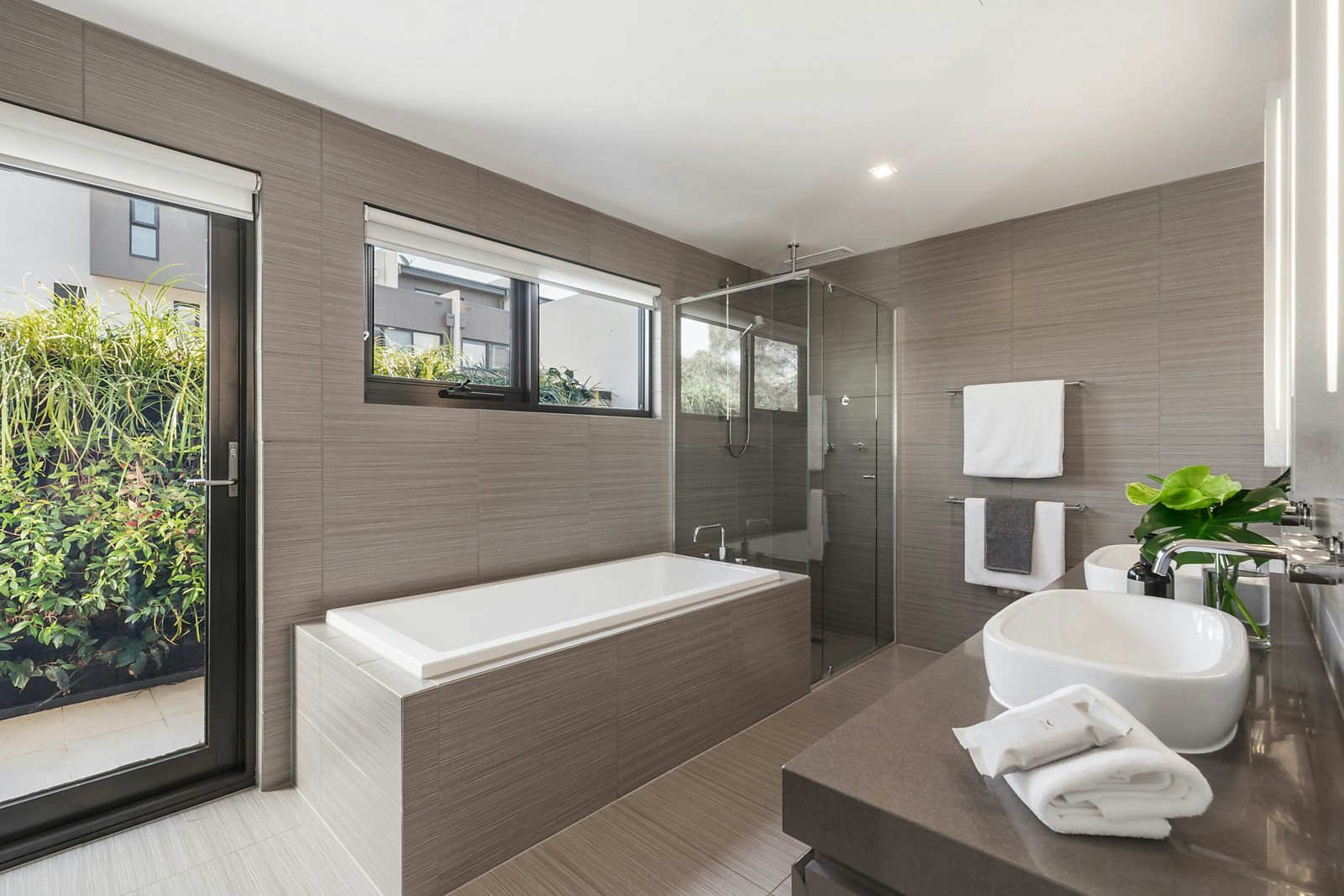 36 Graham Street, Albert Park, VIC