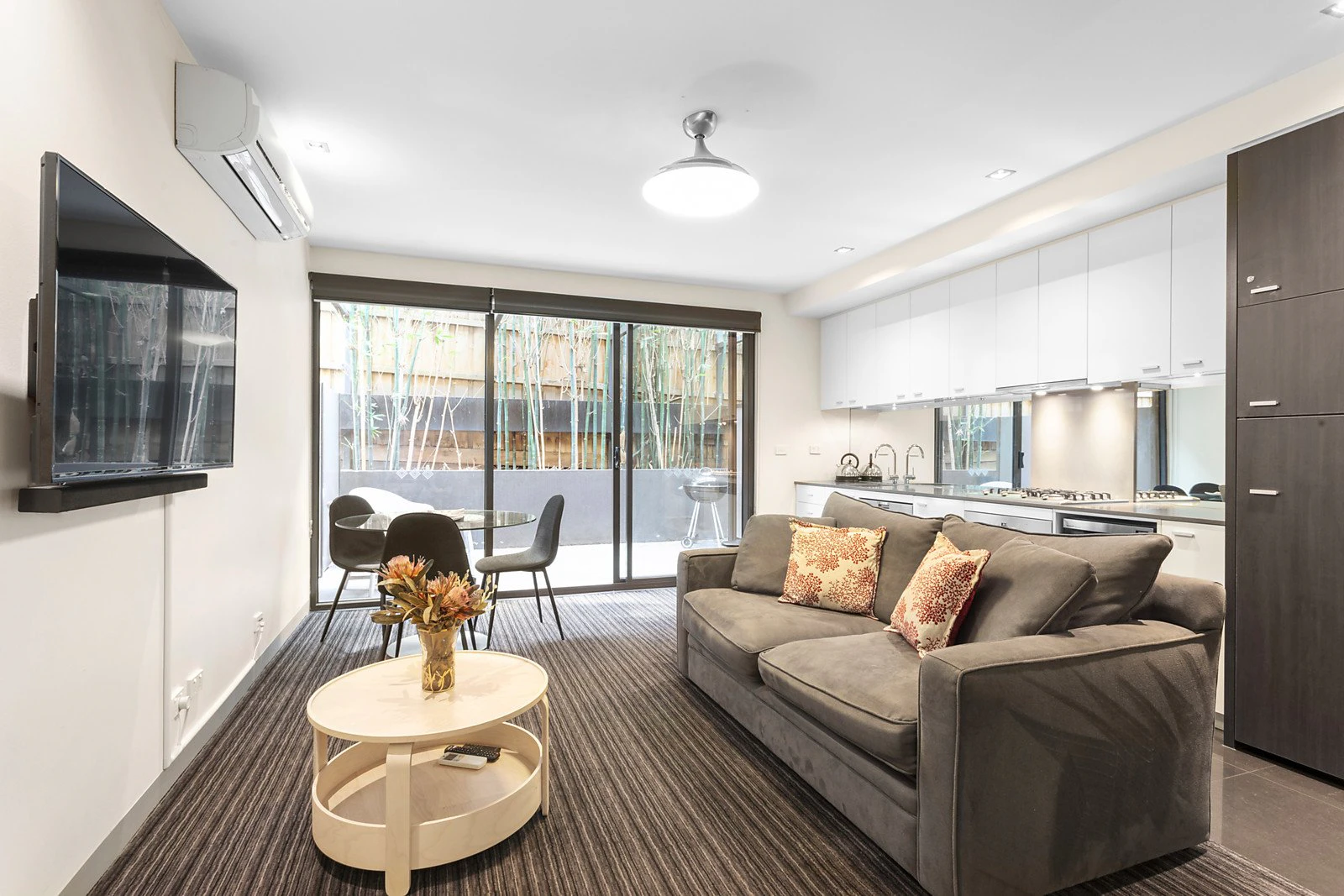 8/17 Robe Street, St Kilda, VIC