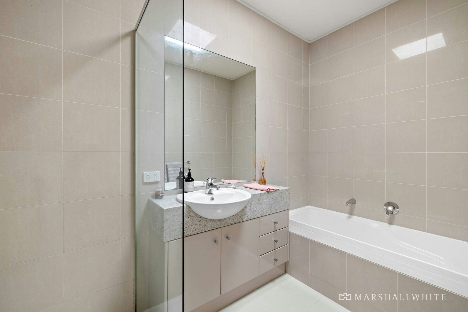 1/23 Arkaringa Crescent, Black Rock, VIC