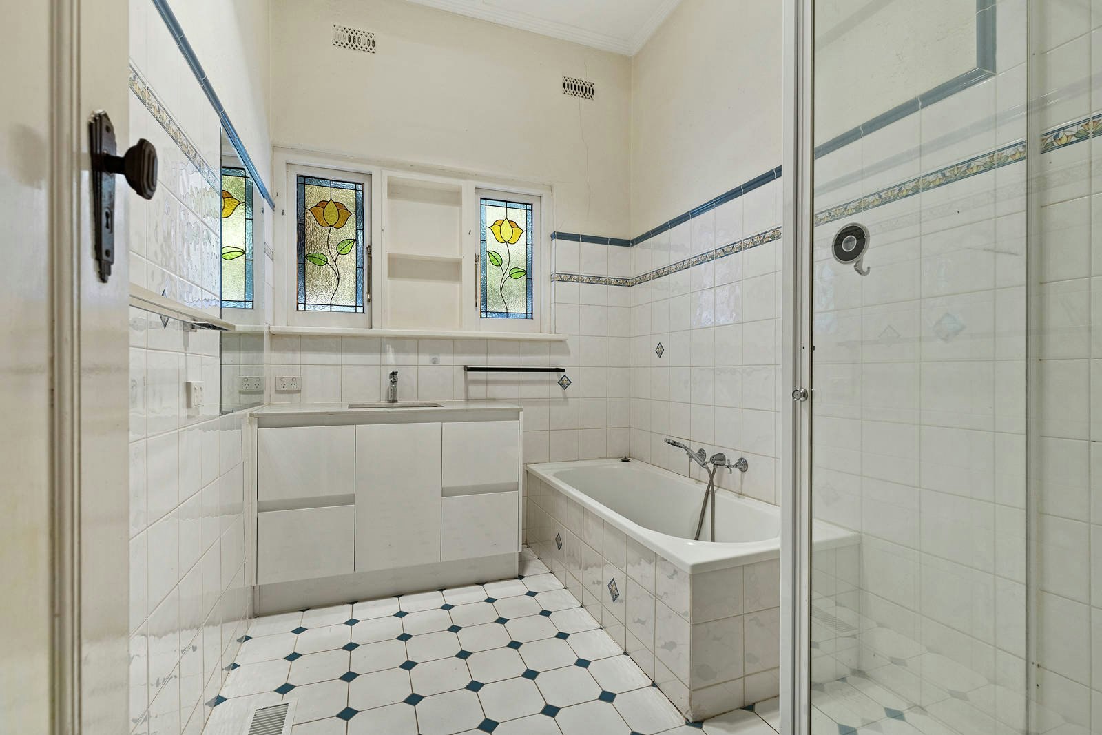 26 Bella Vista Road, Glen Iris, VIC