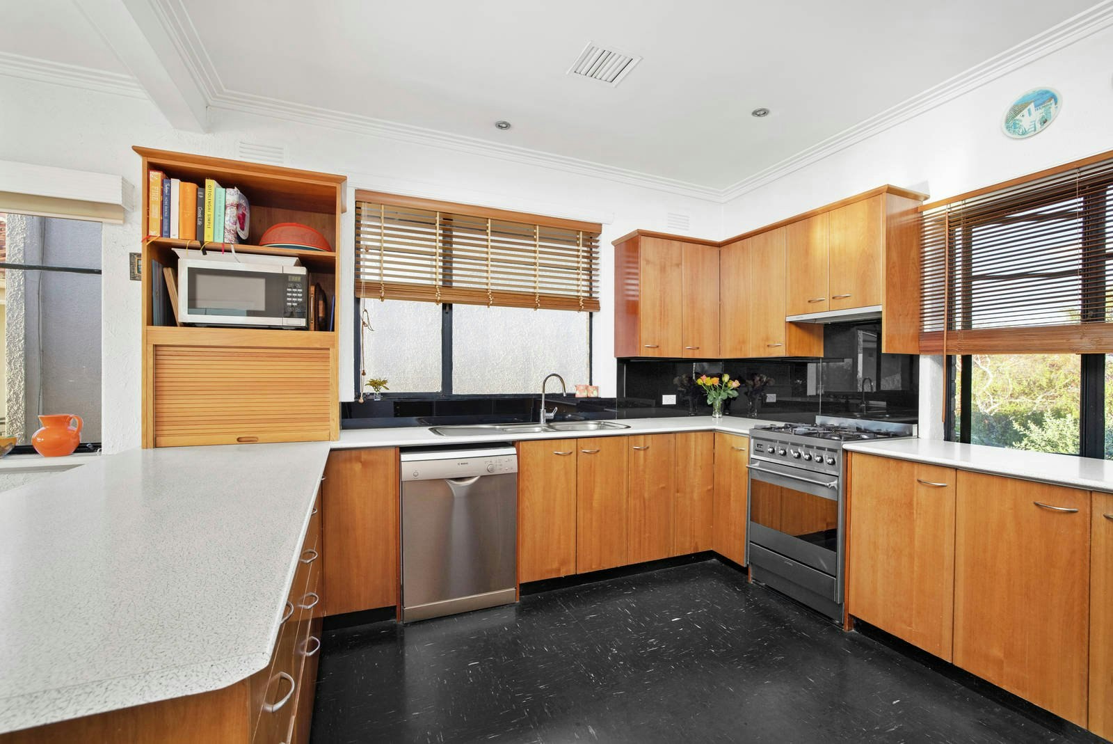 65 Beach Road, Hampton, VIC