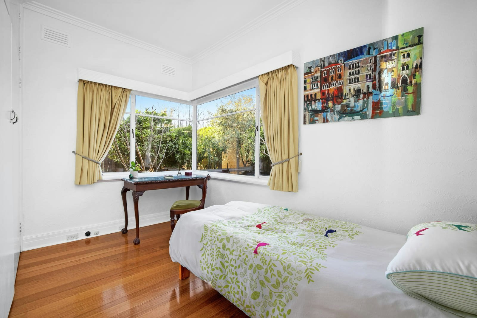 65 Beach Road, Hampton, VIC