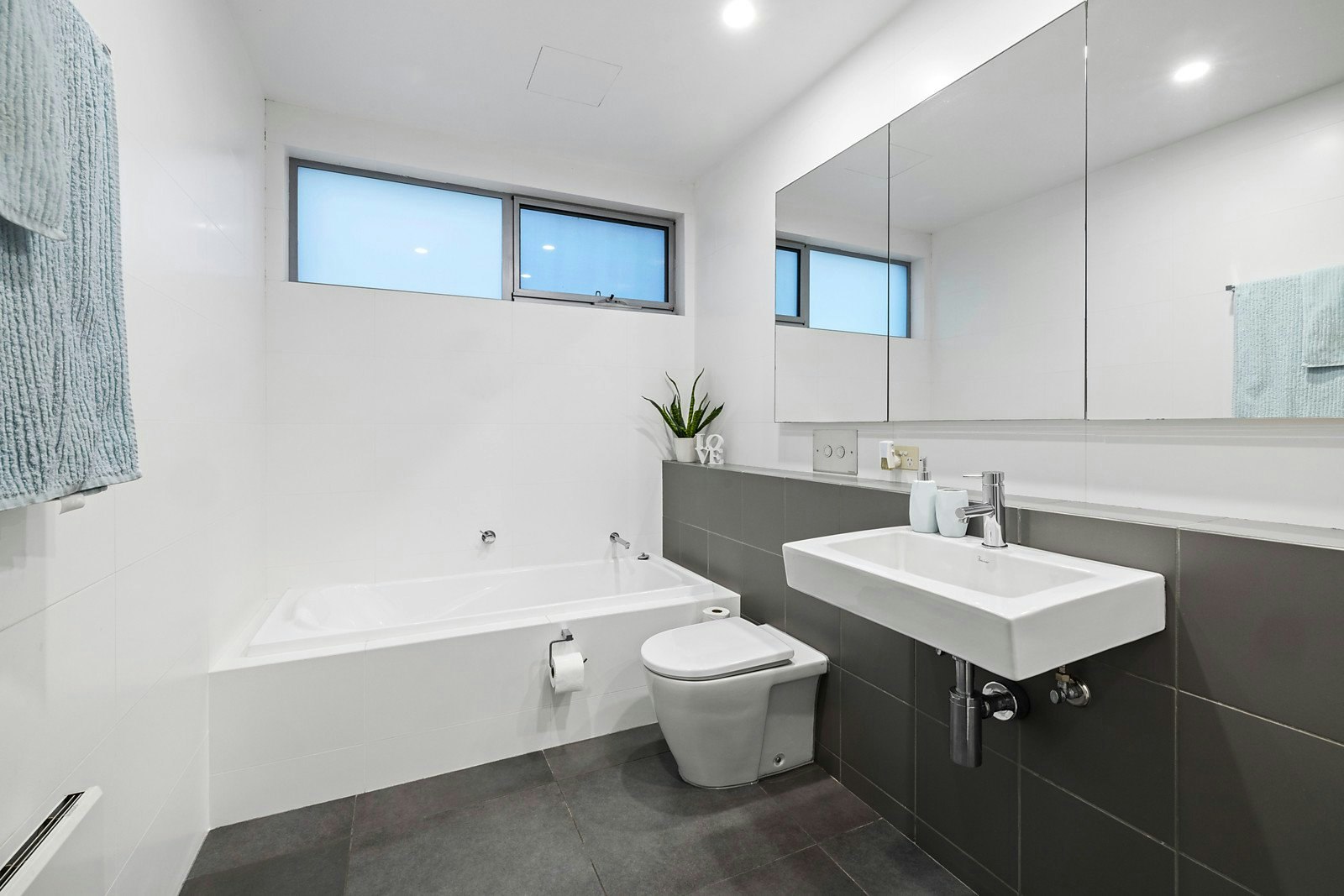 6 Moet Place, Mornington, VIC