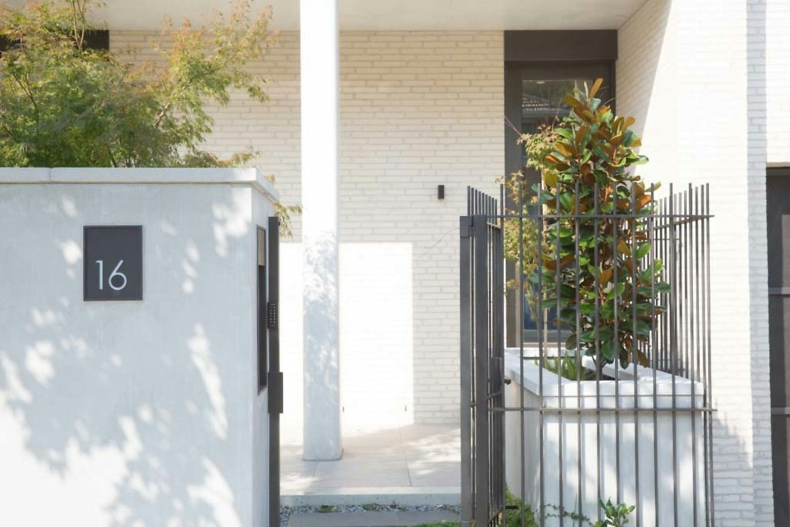 16 Irving Street, Malvern, VIC