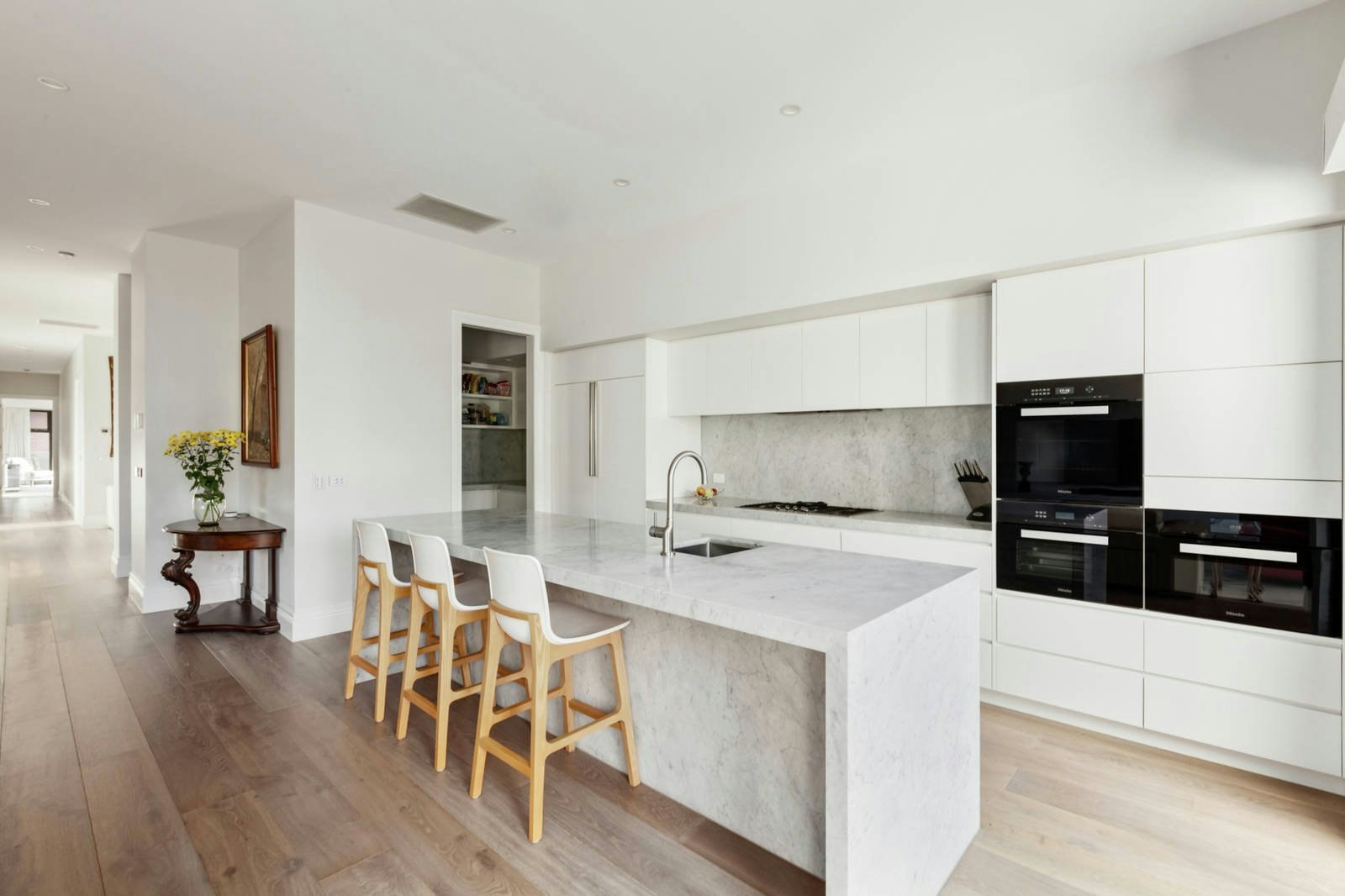 2/12 Millicent Avenue, Toorak, VIC