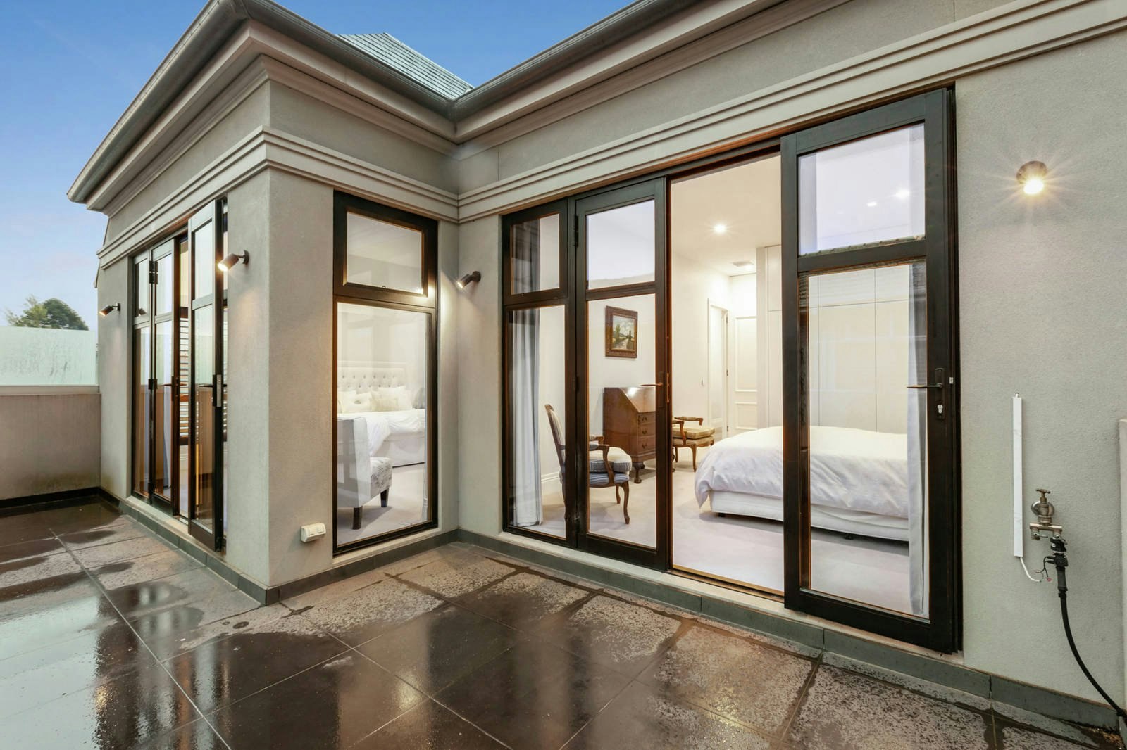 2/12 Millicent Avenue, Toorak, VIC