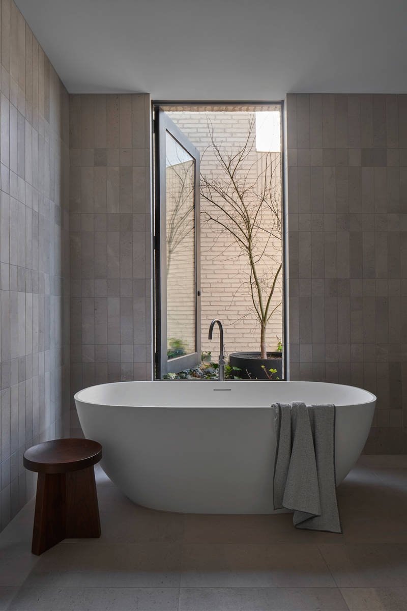 16 Irving Street, Malvern, VIC