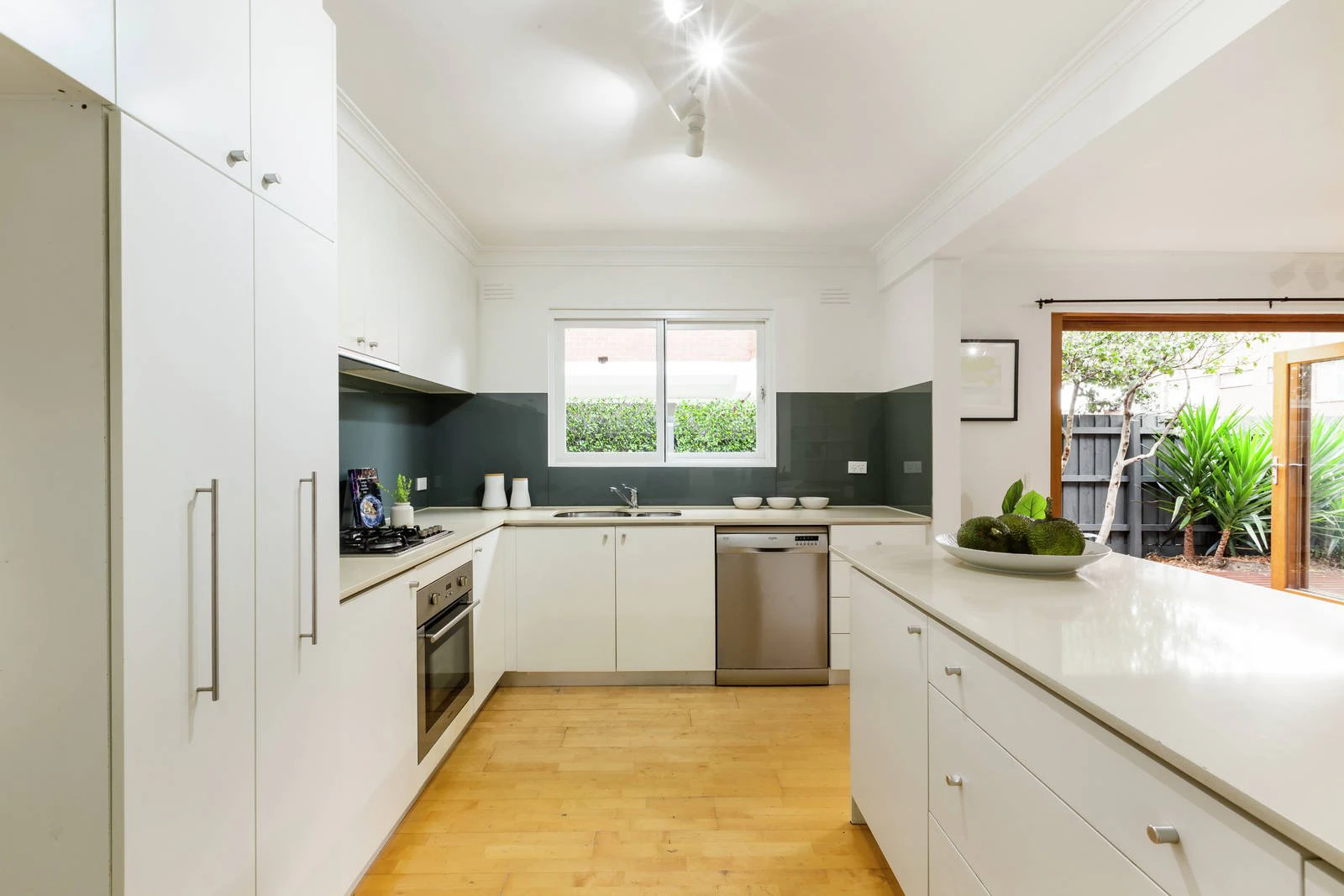 2/81 Westbury Street, St Kilda East, VIC