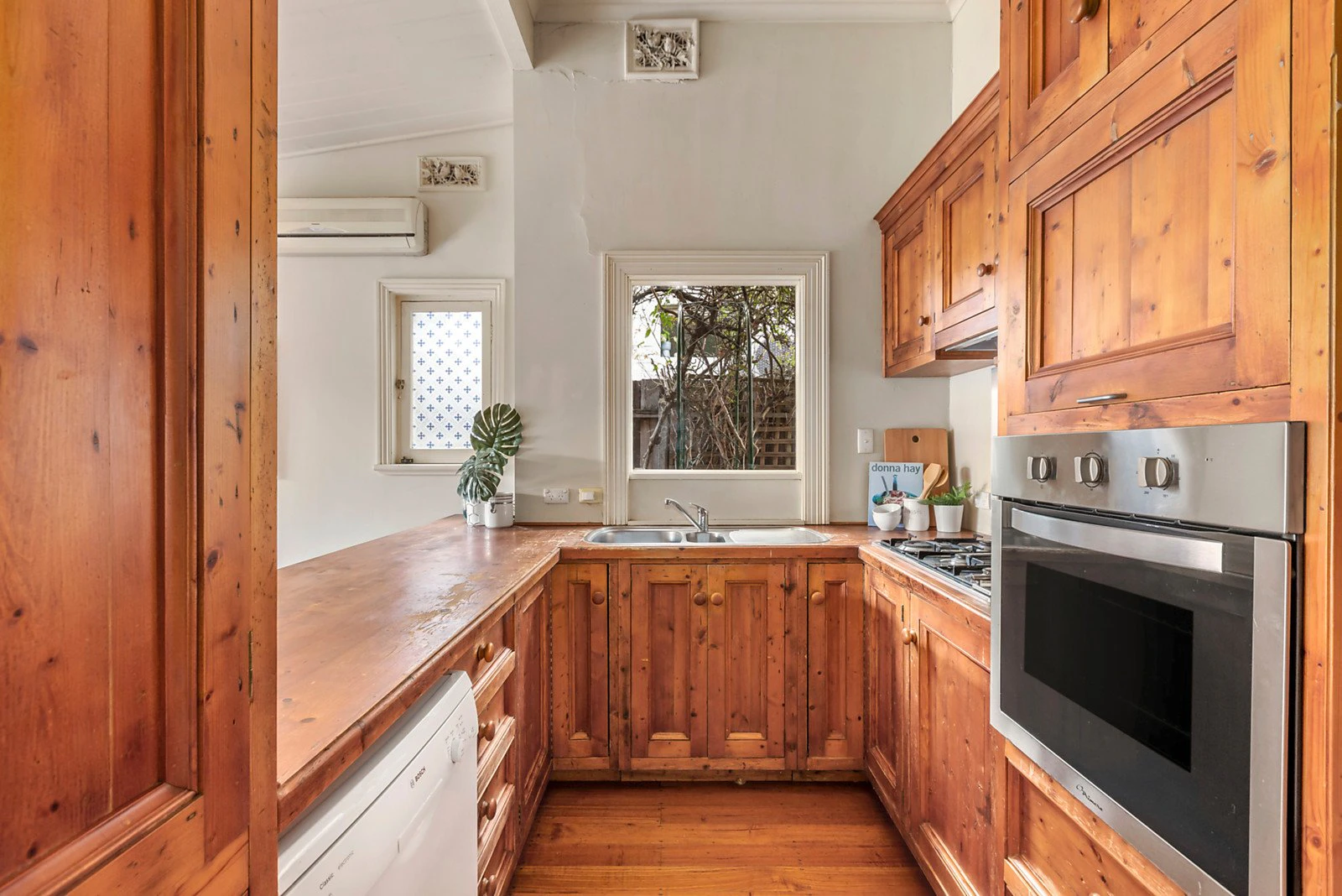 15 Carnarvon Street, Hawthorn East, VIC