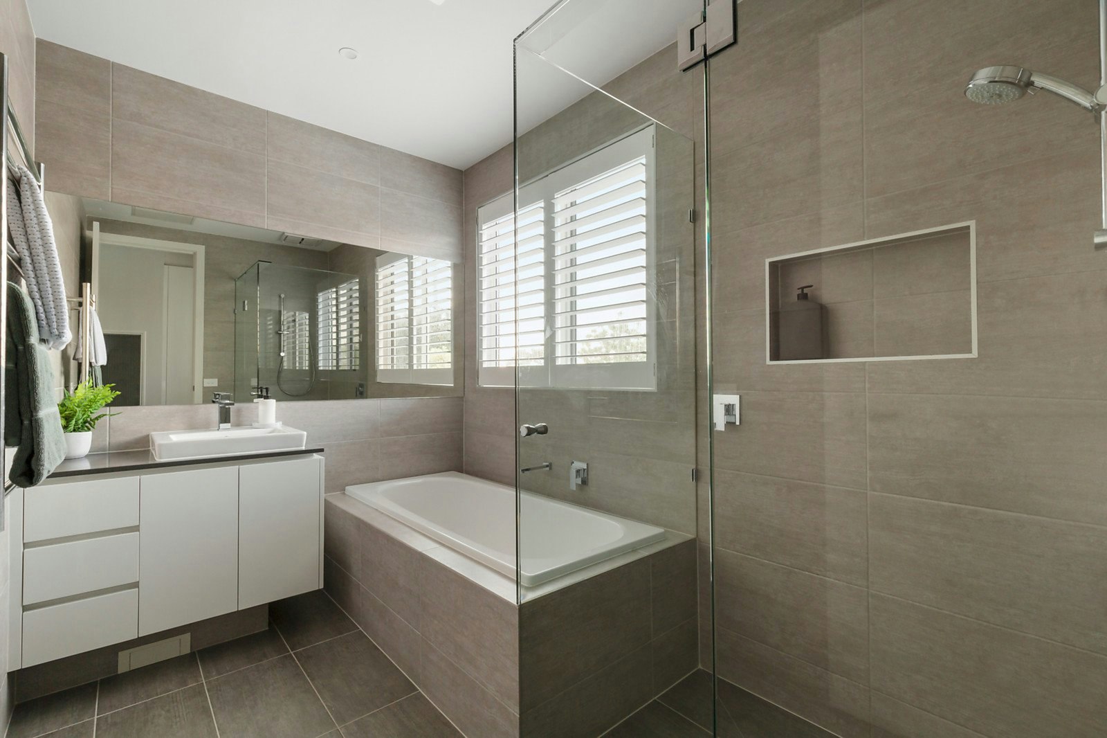 32A Milton Parade, Malvern, VIC