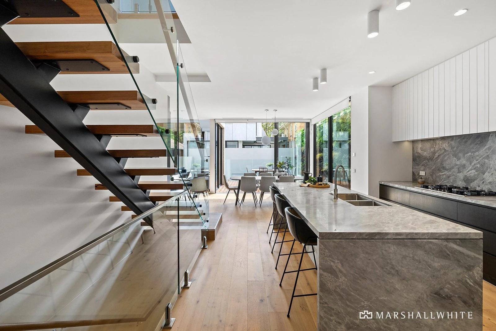 2/21 Broadway, Elwood, VIC