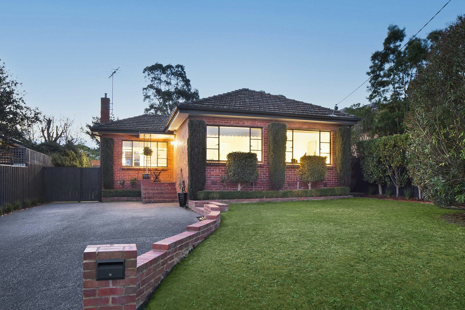 168 Ashburn Grove, Ashburton, VIC