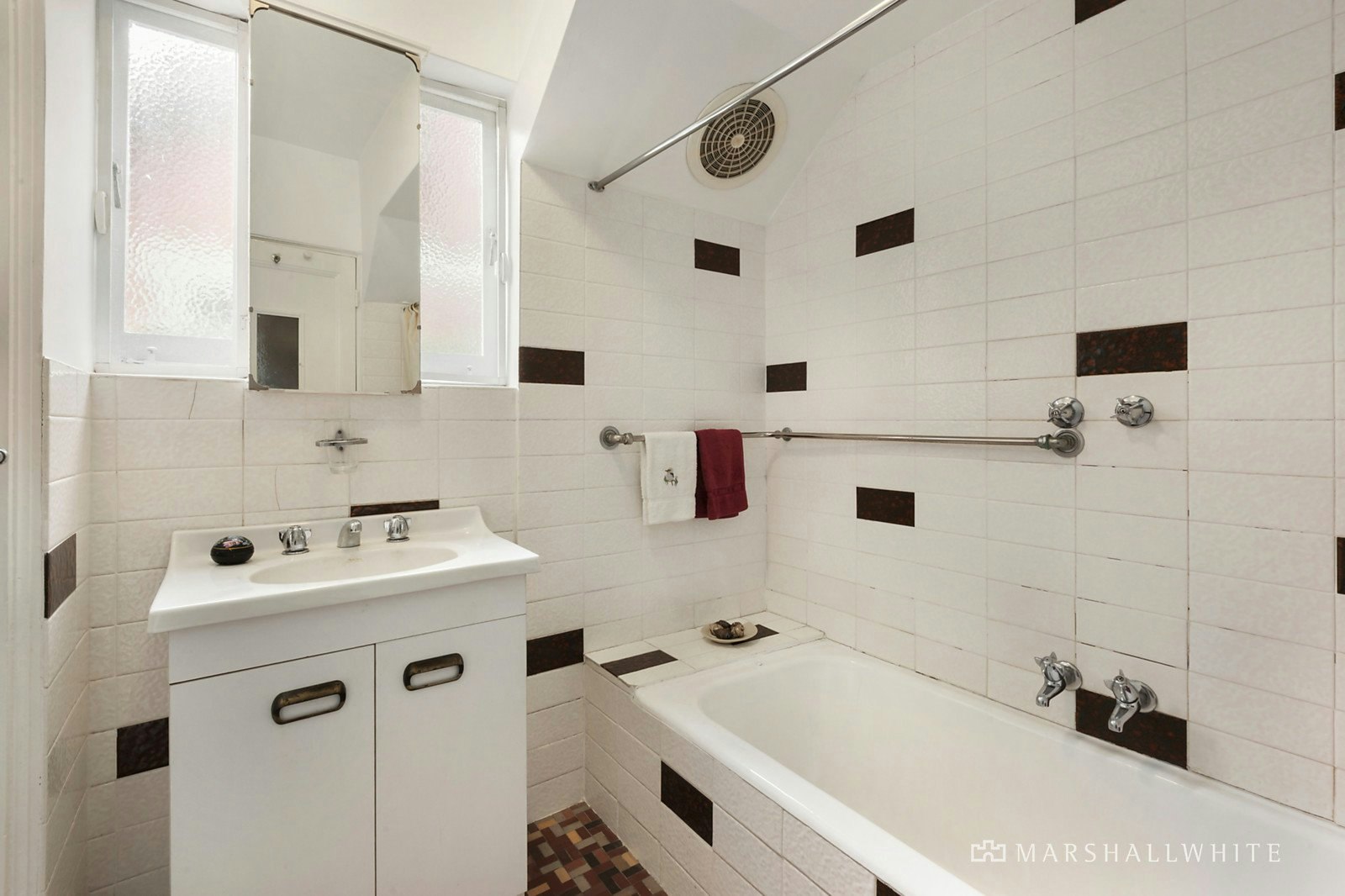 15 Cooloongatta Road, Camberwell, VIC