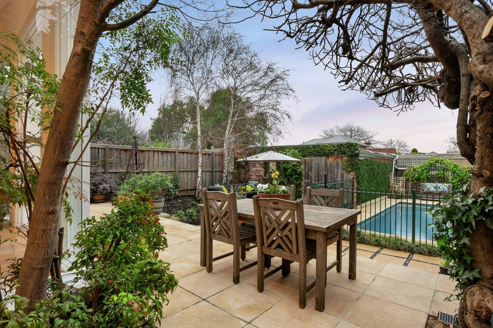 16 Lyndhurst Crescent, Hawthorn, VIC